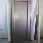 باب المنيوم داخلي